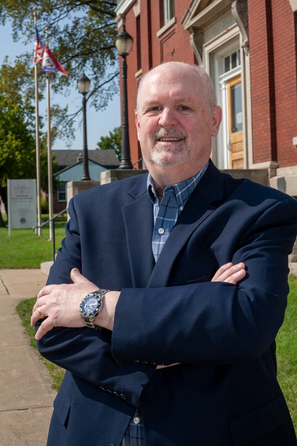 Effective Ways to Organize Multiple Headshots for Your Company – St ...